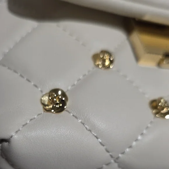 Ted Baker Elegant Off White/Cream Quilted Chain‎ Bag